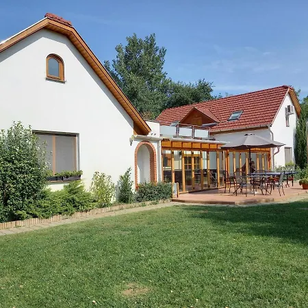 Guest house Molnarkerti Pihenopark